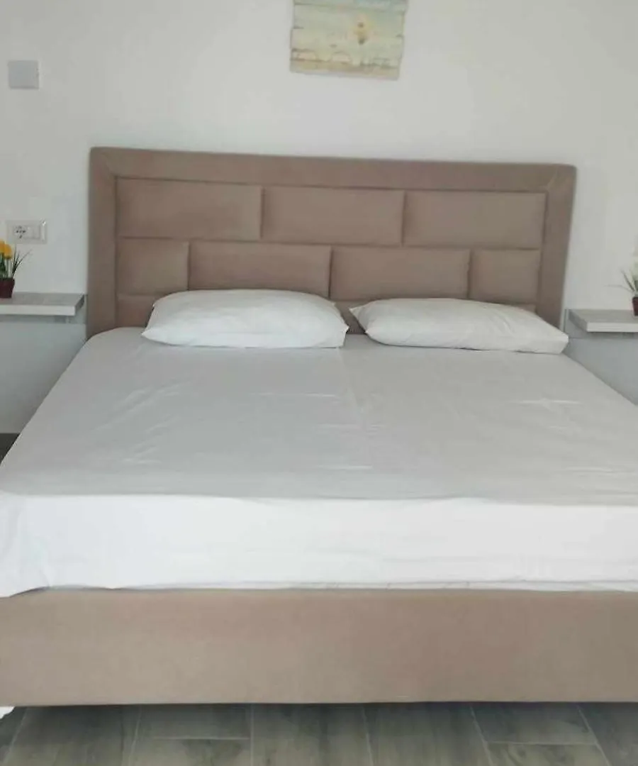 Sevilia Rooms Qëparo
