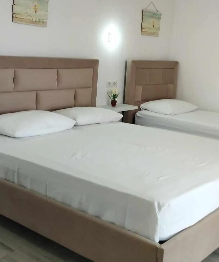 Sevilia Rooms Qeparo Albania