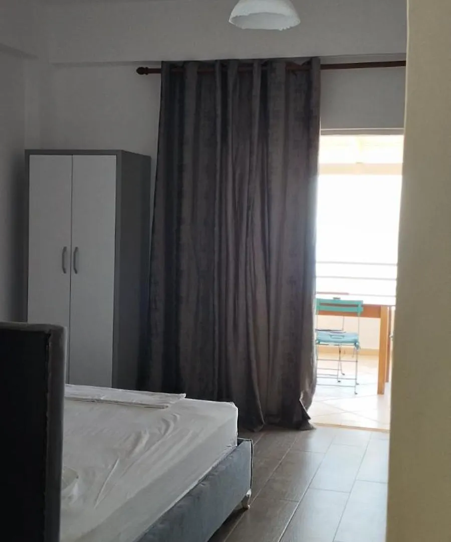 Sevilia Rooms Qeparo Apartment
