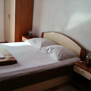 apartments-branko-nin-23232.hotelinzadar.com/