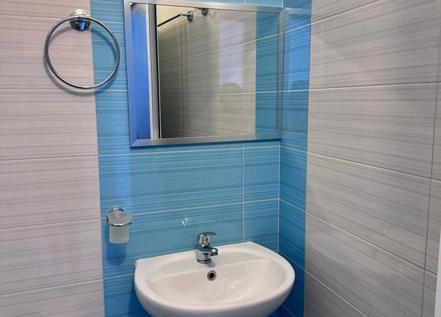 Sevilia Rooms Qeparo Apartman